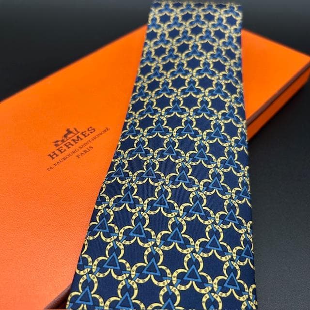 美品！HERMÈS 高級 シルク ネクタイ 幾何学柄 フランス製 箱付き