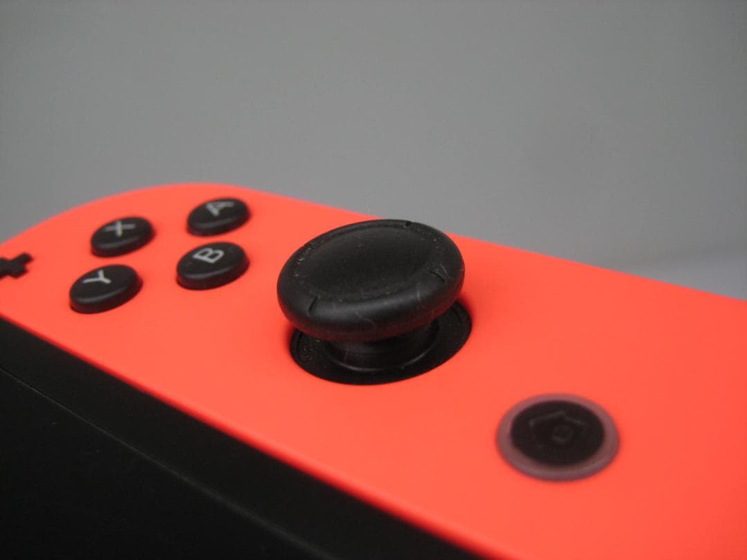 値下げ　Nintendo Switch 本体 青/赤 ケース付き