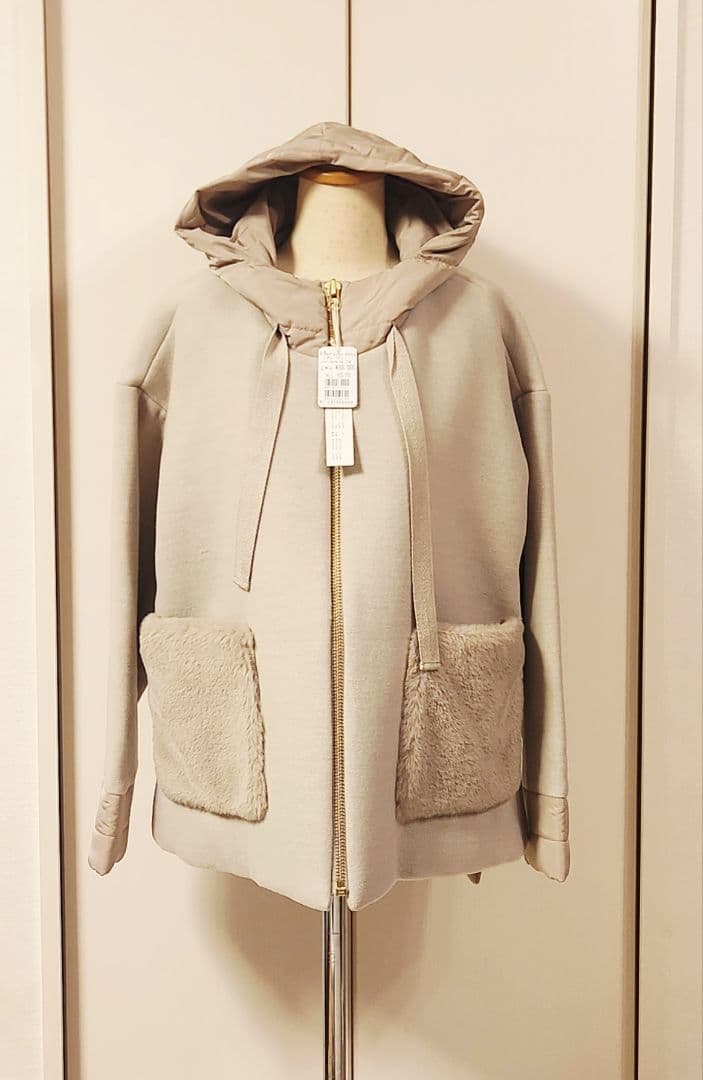 が*ん様 新品　soeur7☆フード付きジャケット フェイクファーポケット　グレ