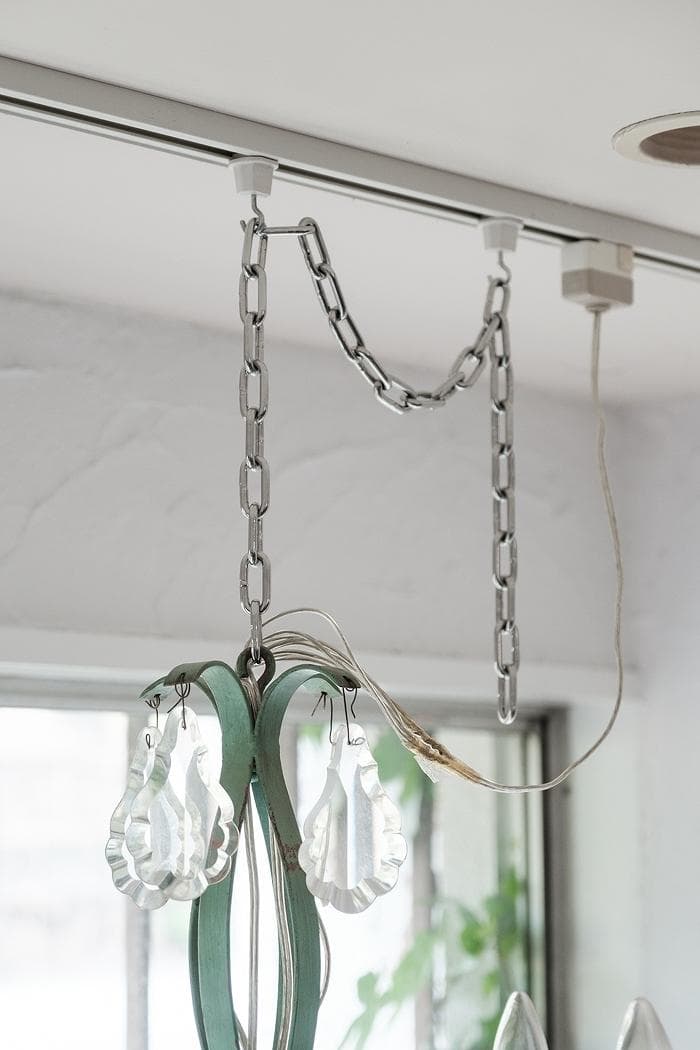 ミントグリーンのアンティークシャンデリア