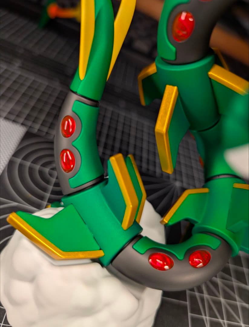 メガレックウザ　全塗装　完成品　ポケプラ　マッドキャンディ仕上げ