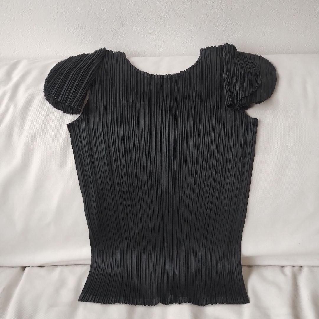PLEATS PLEASE プリーツ加工　半袖トップス　サイズ３