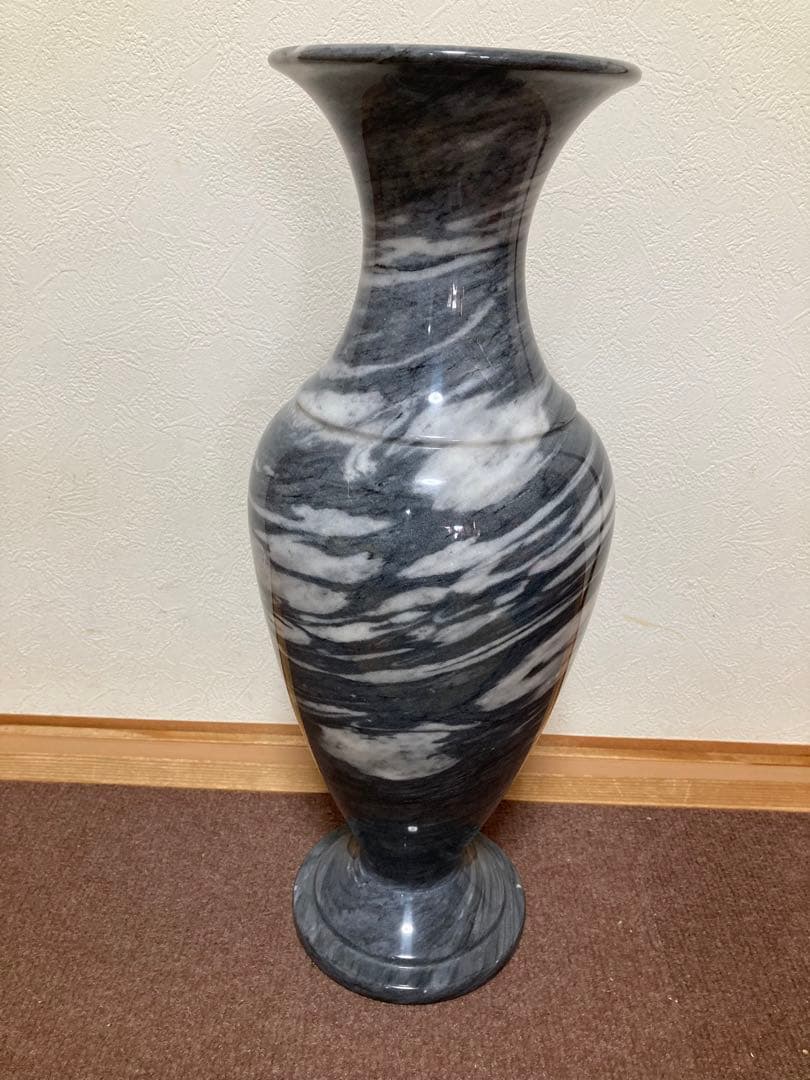 美しく大きな大理石花瓶　４６センチお値下げ致しました。