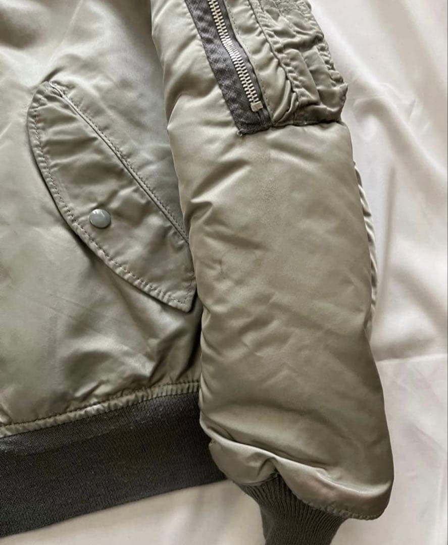 早い者勝ち！即日発送！90’s ALPHA MA-1 シルバーUSA製 短丈