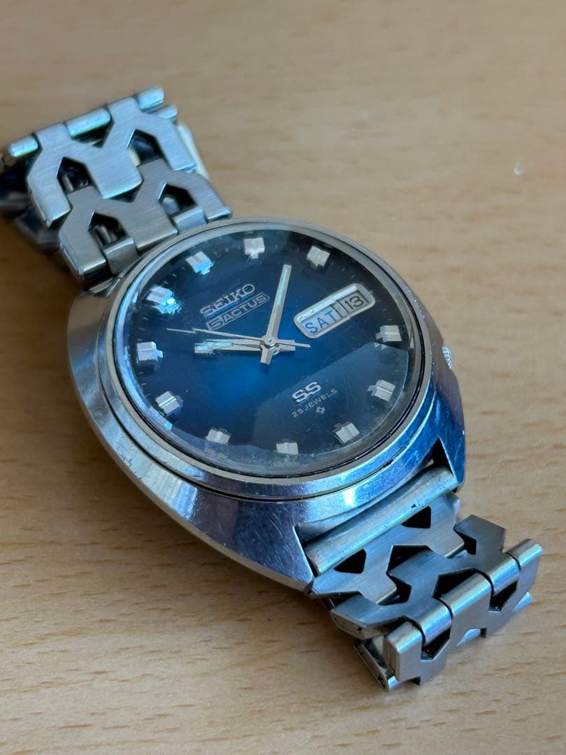 SEIKO 5アクタスSS. 自動巻き　ブルー　カットガラス