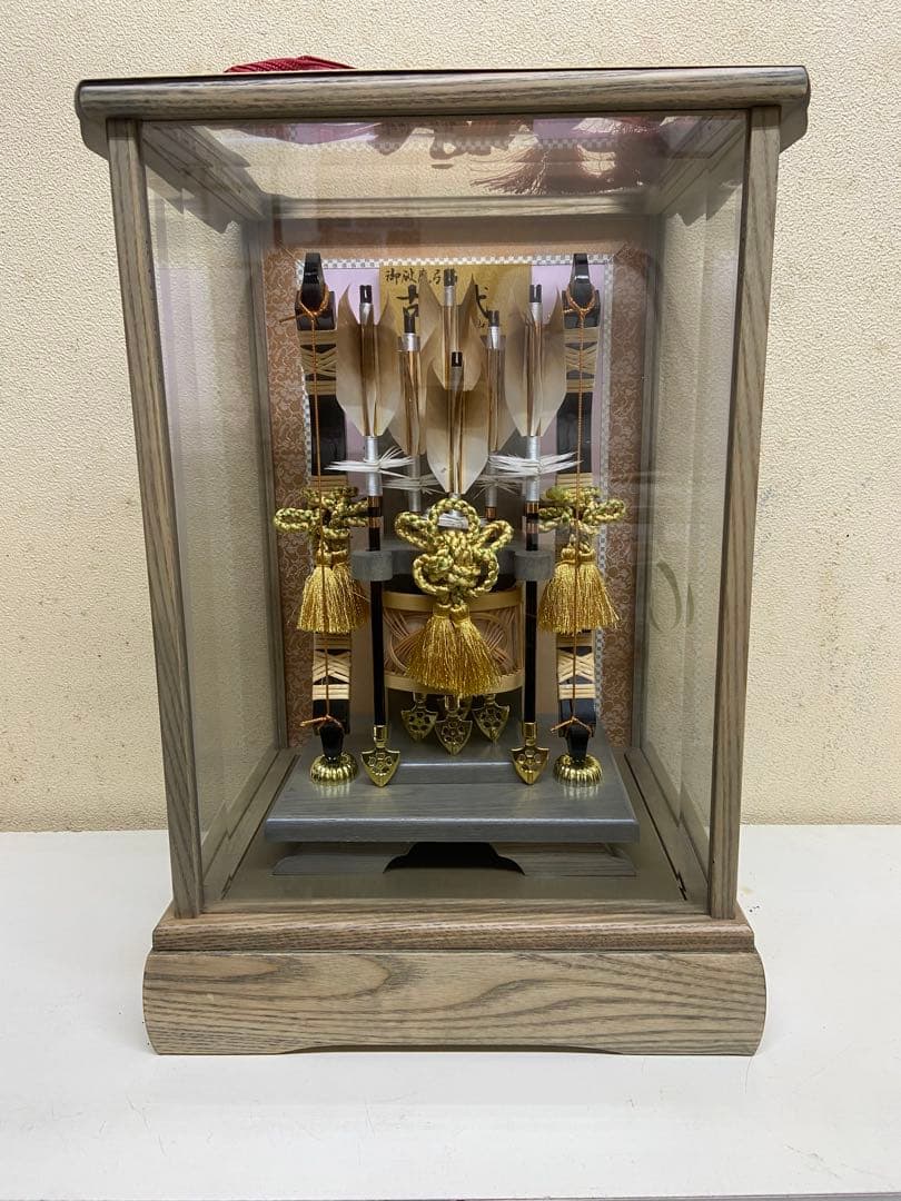 破魔弓 ケース入り 新品未使用 展示品 閉店在庫 木目調 ガラスケース 縁起物