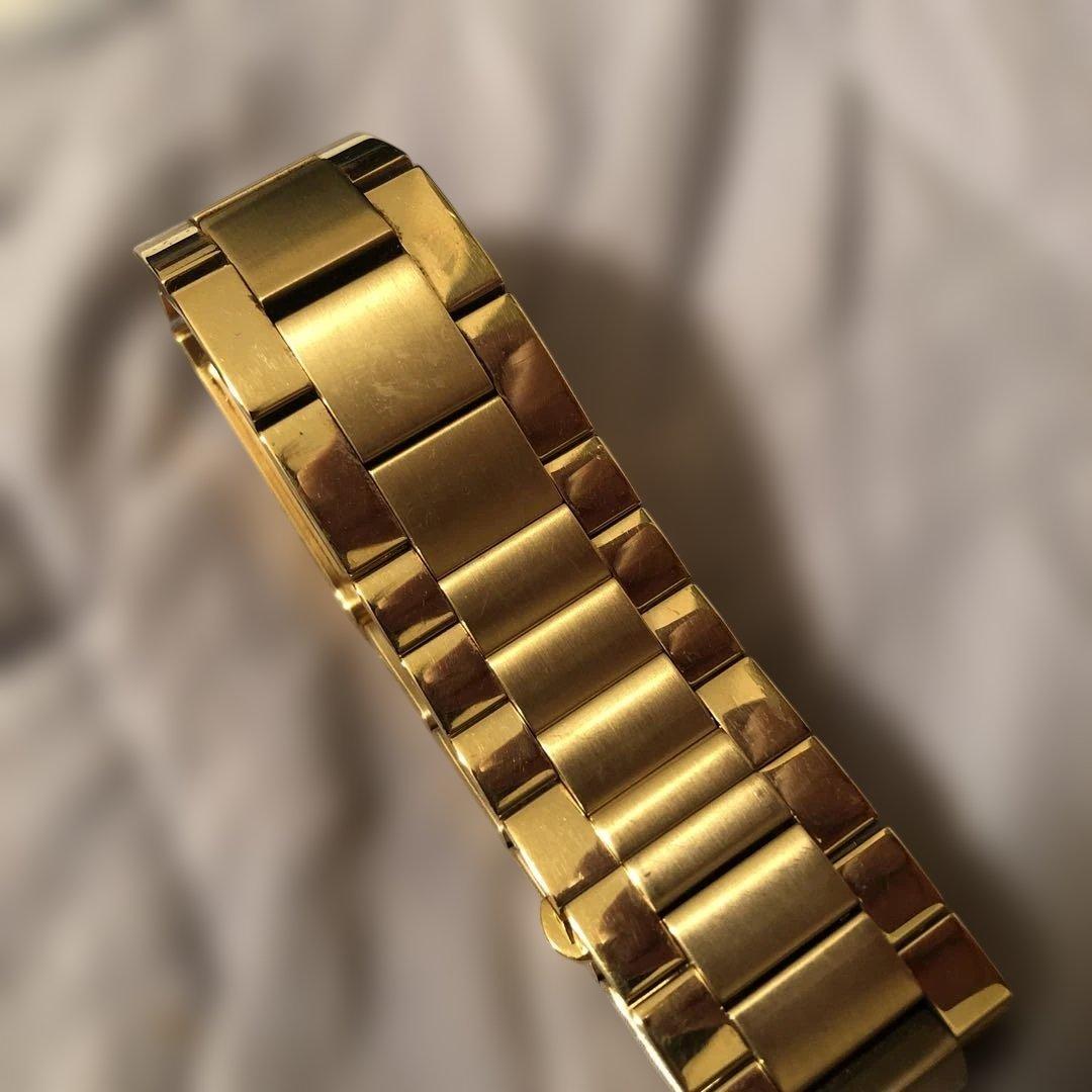 GUCCI グッチ 4600M ブレスウォッチ腕時計 ゴールド 黒文字盤 稼動品