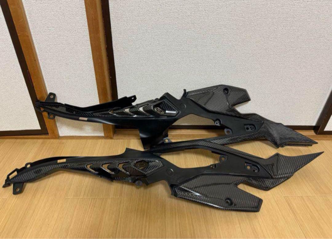 ZX25R/ZX25RR/ZX4R カーボンニーグリップセット