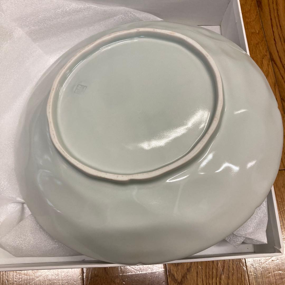 青い花柄の陶器皿 箱入り　有田焼