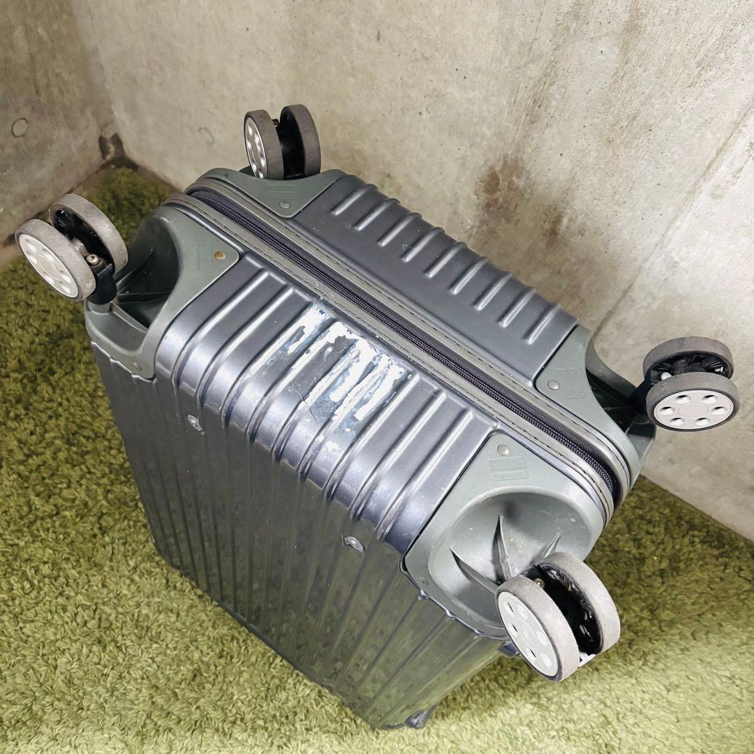 最終値下げ　リモワ　サルサデラックス　63L 4輪　ブラック　TSAロック