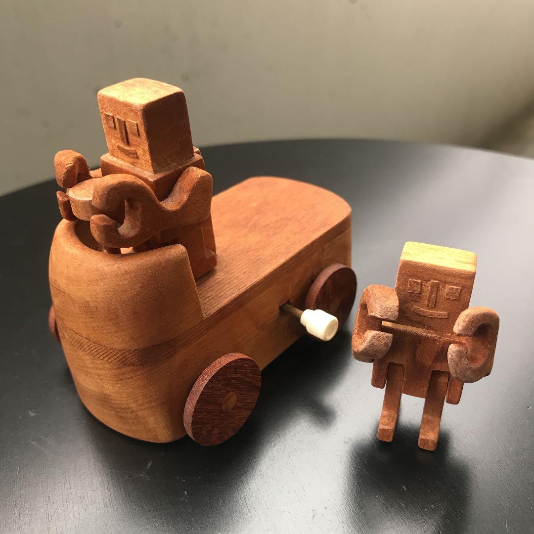 木のおもちゃ　ロボット　ぜんまい　車　木工作品