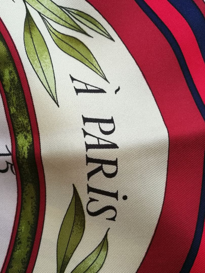 エルメス　HERMES　スカーフ　カレ90　時の輪舞