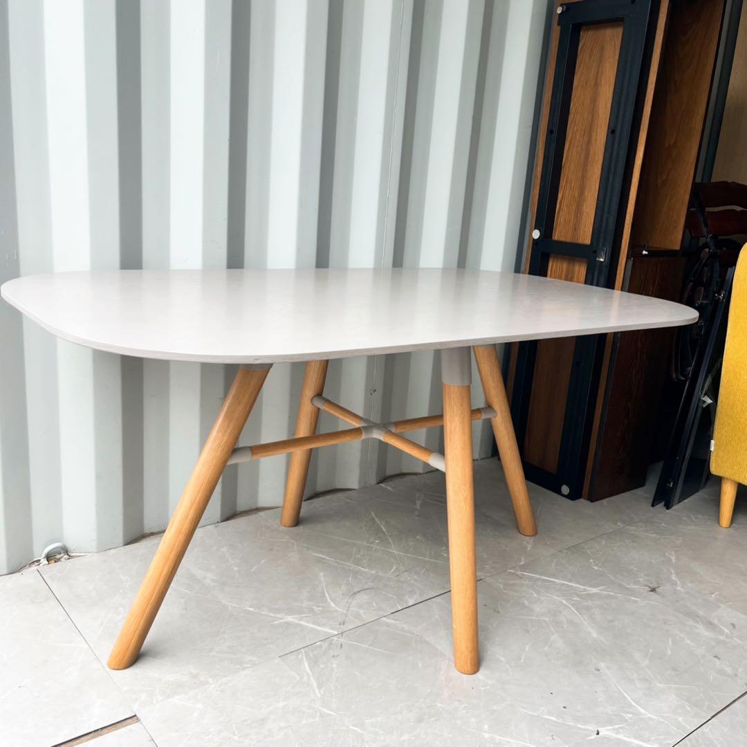取付無料！スケッチ 北欧デンマーク ロスキ ラテ×オーク ダイニングテーブル✨
