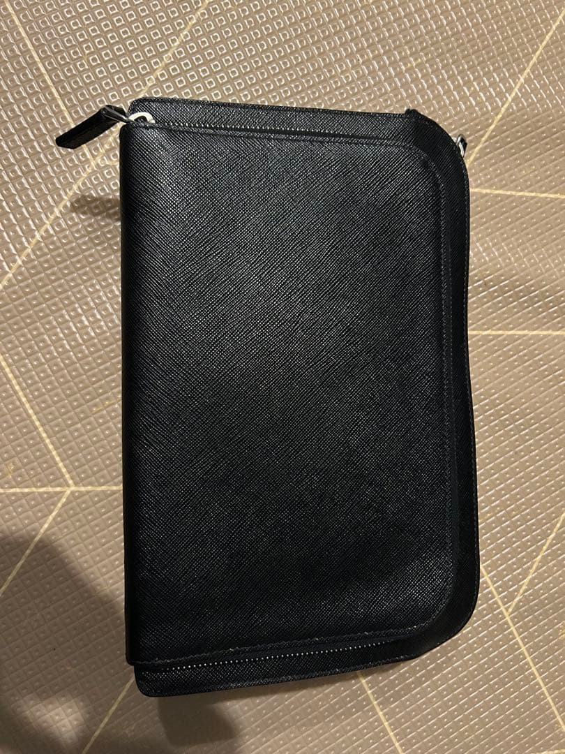 プラダ　PRADA クラッチバッグ