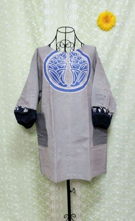 ハンドメイド　割烹着　藍染リメイク　半纏リメイク　印半纏　グレー　家紋
