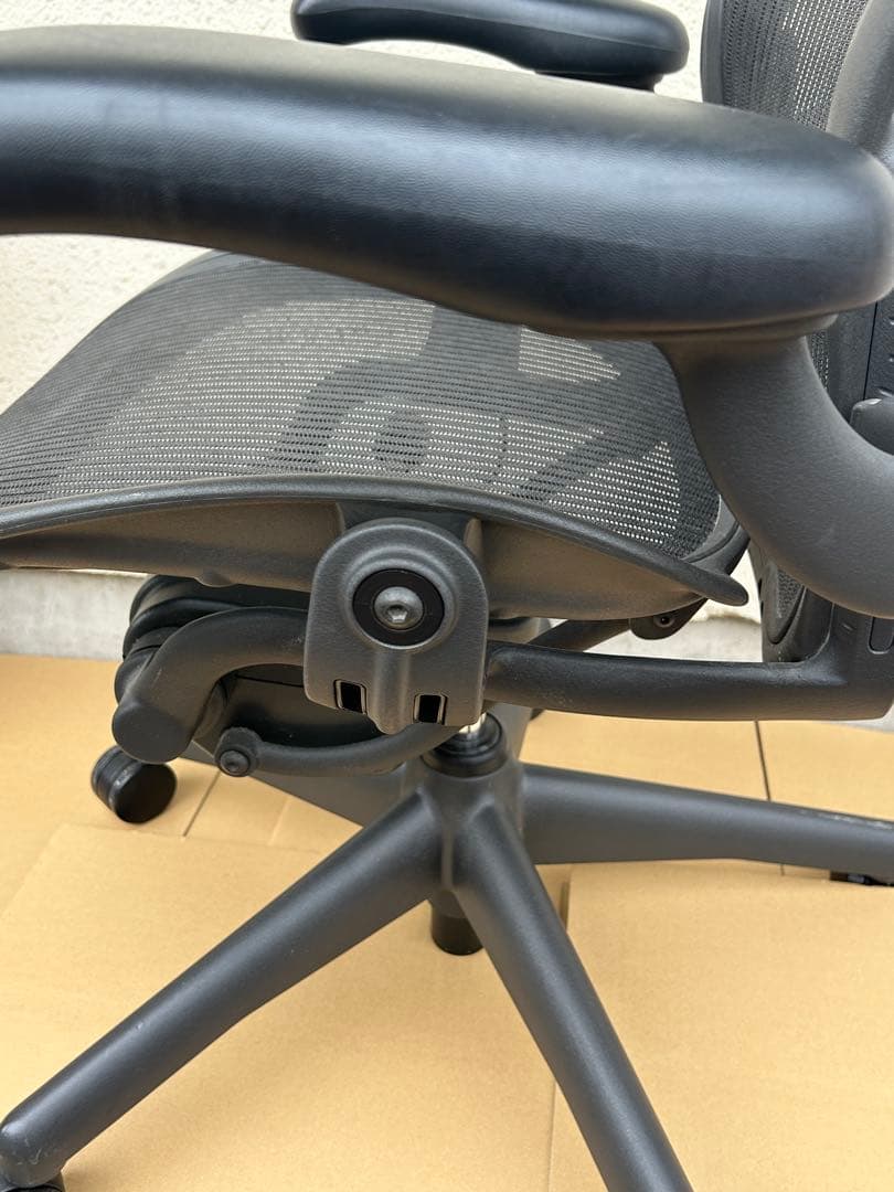 ハーマンミラー アーロンチェア AE111PWB チェア 正規品　Bサイズ