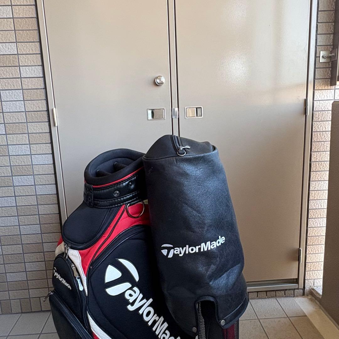 使用感　テーラーメイド 3点式 キャディバッグ 黒/赤 9.5型 6分割　ゴルフ