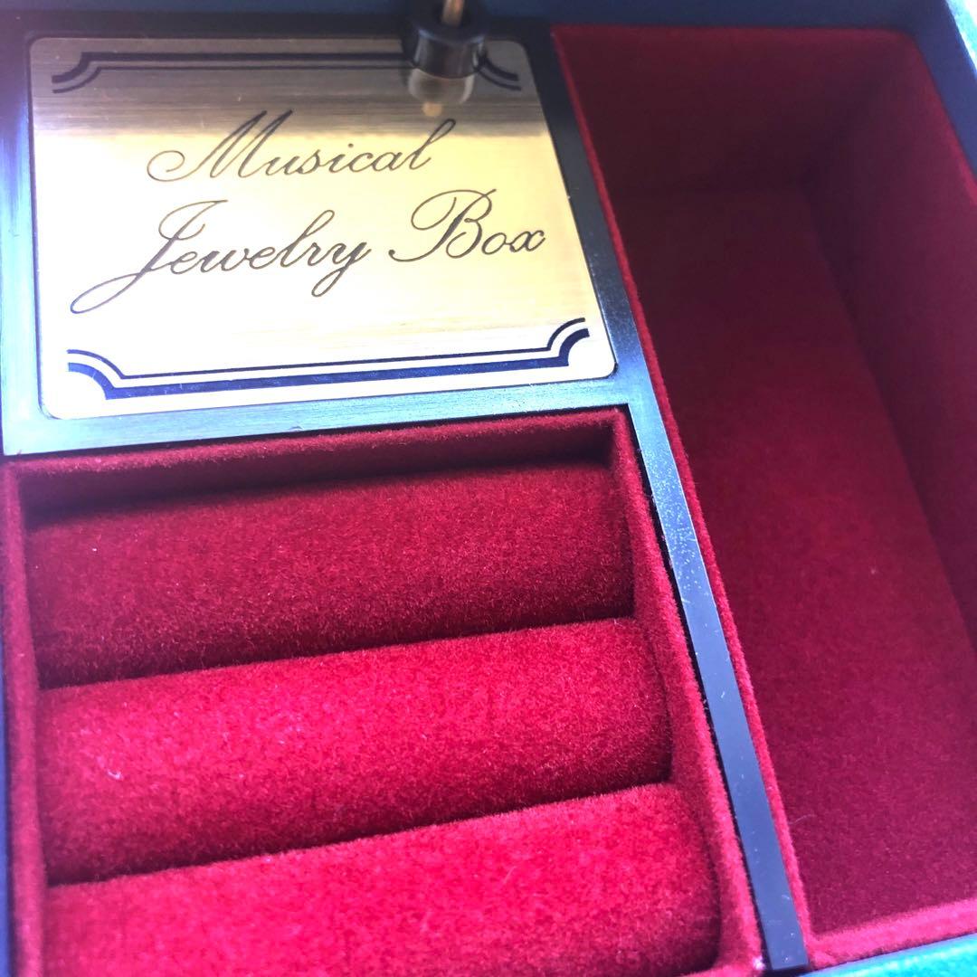 《新品》モダンでアンティークなジュエリー入れオルゴール