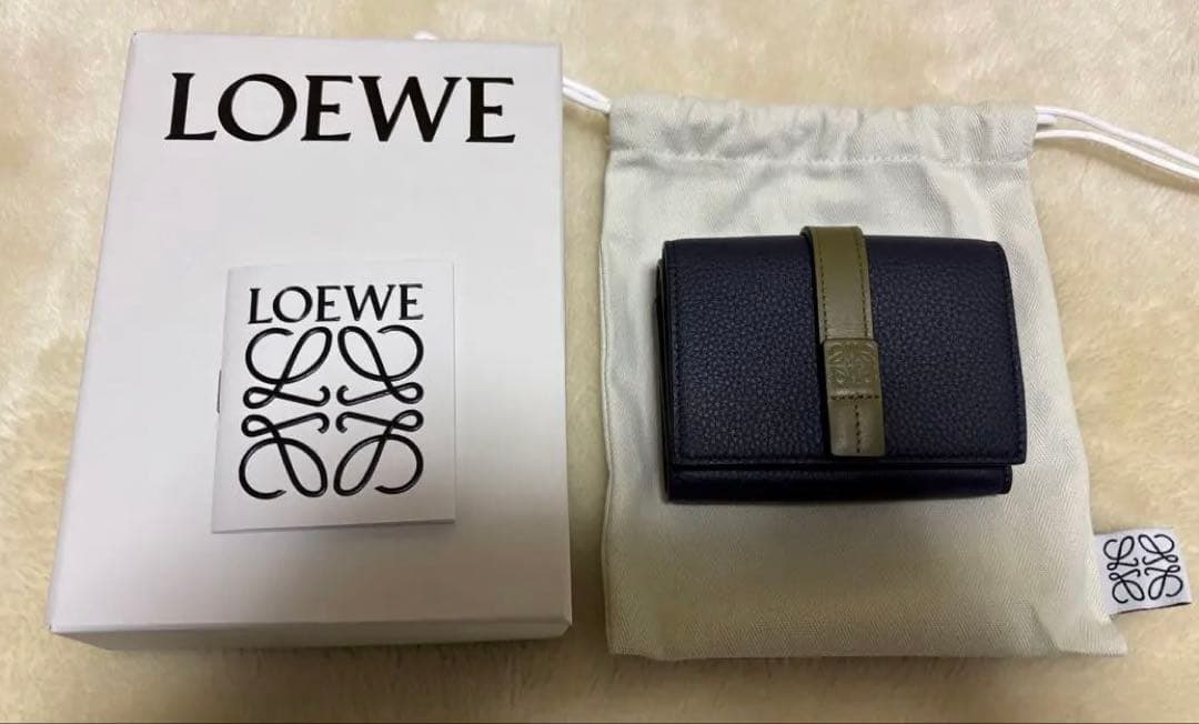 LOEWE ネイビー 三つ折り財布 保存袋付き