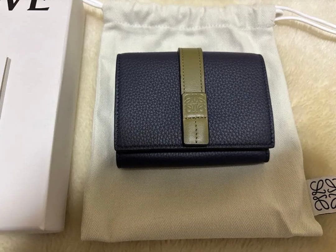 LOEWE ネイビー 三つ折り財布 保存袋付き