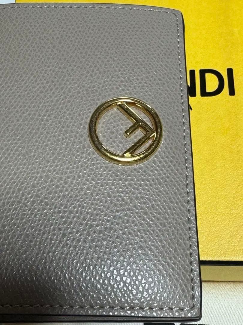 FENDI 二つ折り財布エフイズフェンディ