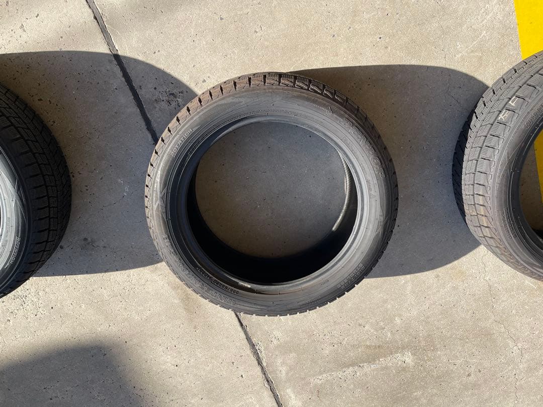 【ダンロップ-スタッドレスタイヤ】 235/55R20(4本)