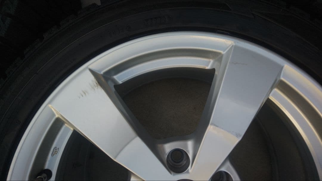 T*i様 アウディA4 17インチ スタッドレスタイヤセット