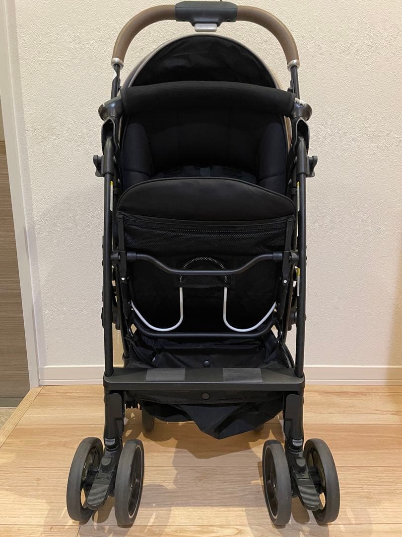 【美品】Aprica ラクーナクッションフリー (ベージュ)