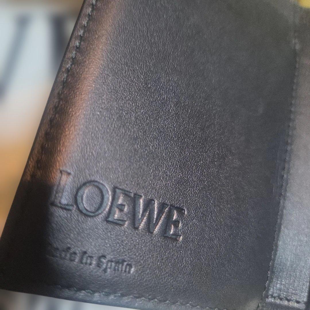 いちごLOEWE ブラック 三つ折り財布　美品　箱　袋　しおり付