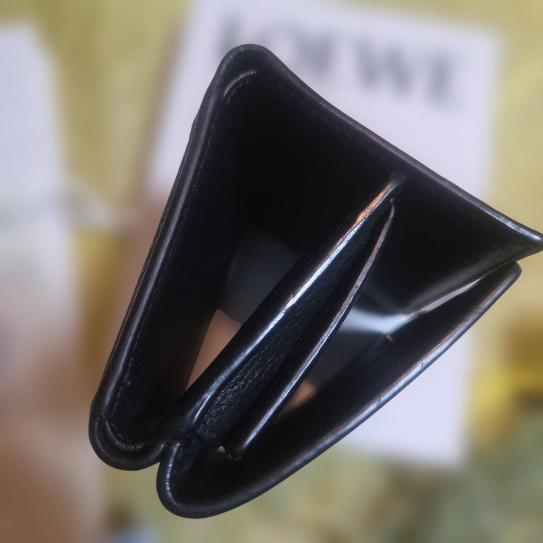 いちごLOEWE ブラック 三つ折り財布　美品　箱　袋　しおり付