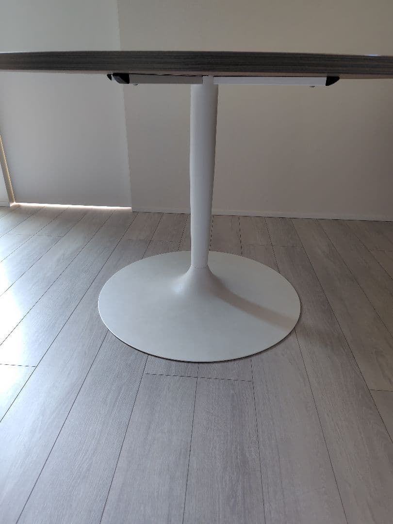 カリガリス テーブル プラネット コヌビア