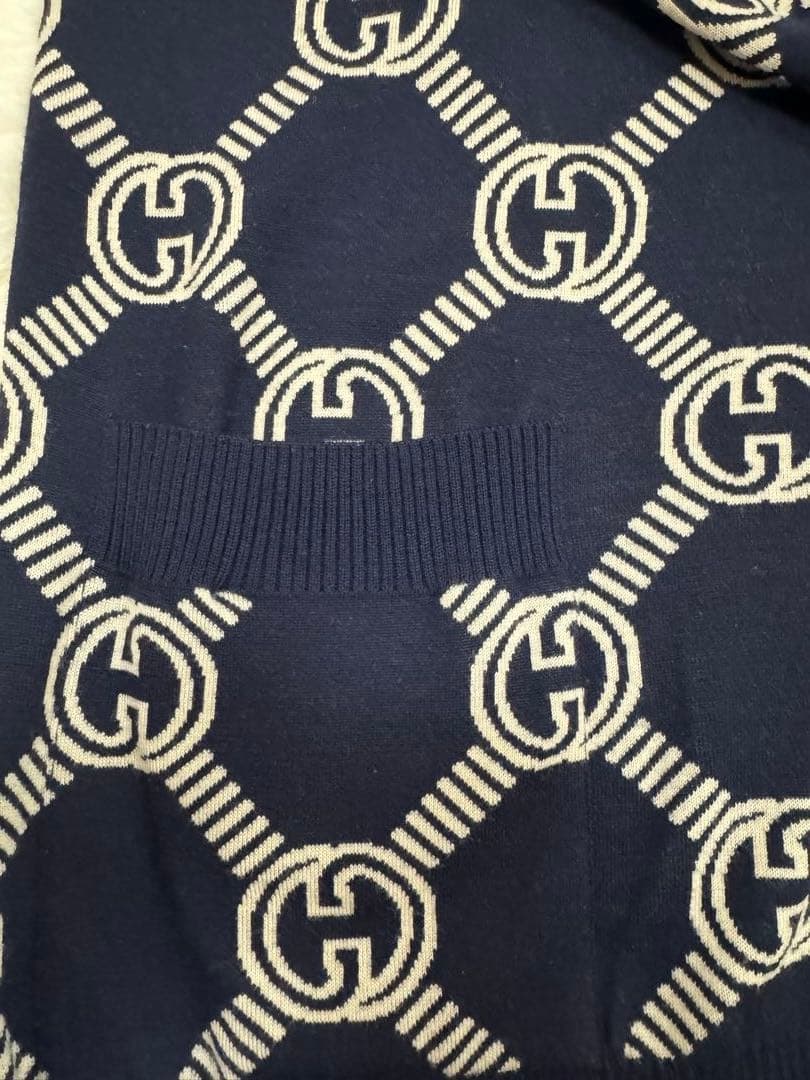 グッチ　リバーシブル　ベージュ　ネイビー　ニットカーディガン