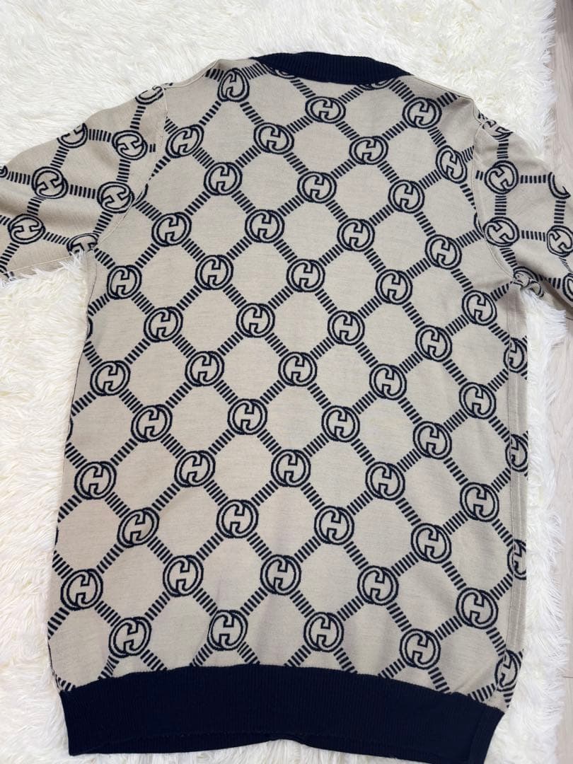グッチ　リバーシブル　ベージュ　ネイビー　ニットカーディガン