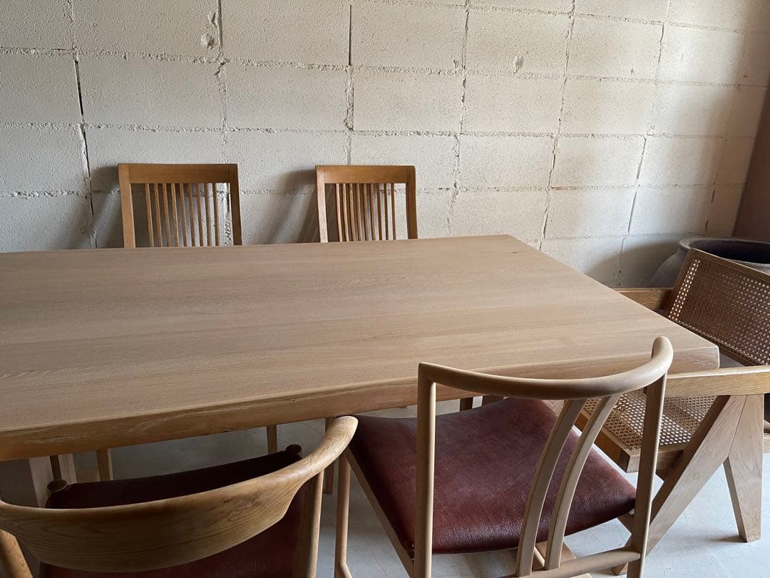 天然木無垢材　耳付き　ダイニングテーブル　二本脚