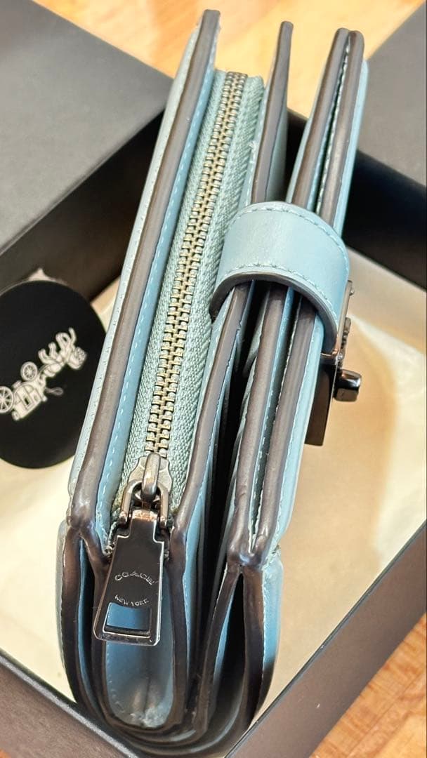 COACH 二つ折り財布 ライトブルー