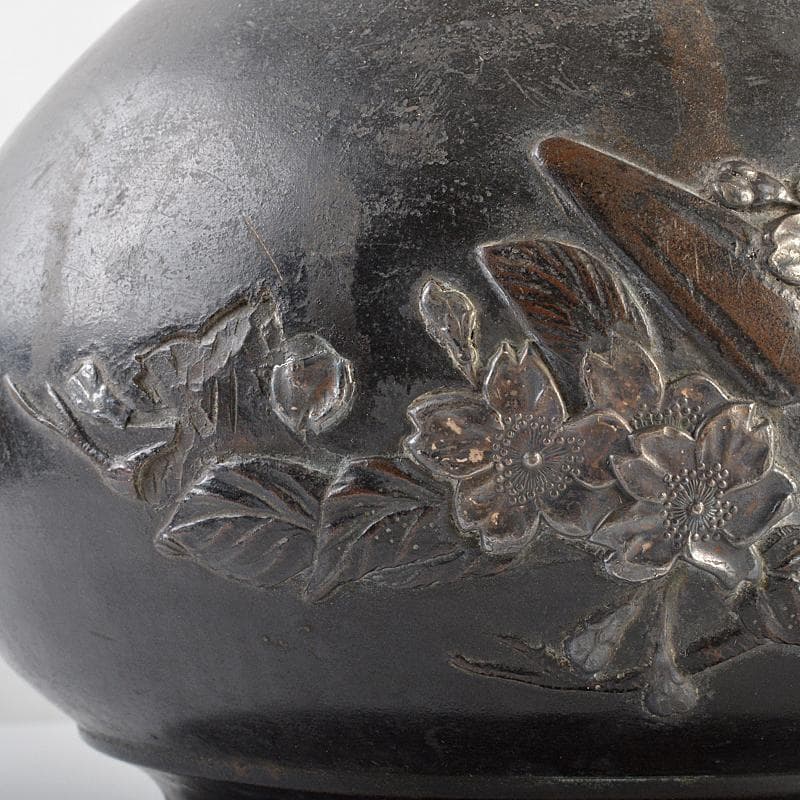 古銅銀象嵌　碇桜文　長顎瓶　横須賀泉商会款　重さ約6kg　H　R7179B