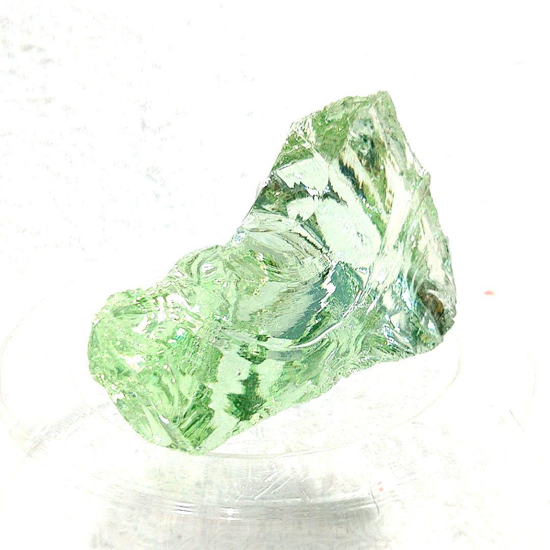 ☆安らぎと平和の象徴☆アンダラクリスタルピスタチオグリーン☆天然ガラス 107g