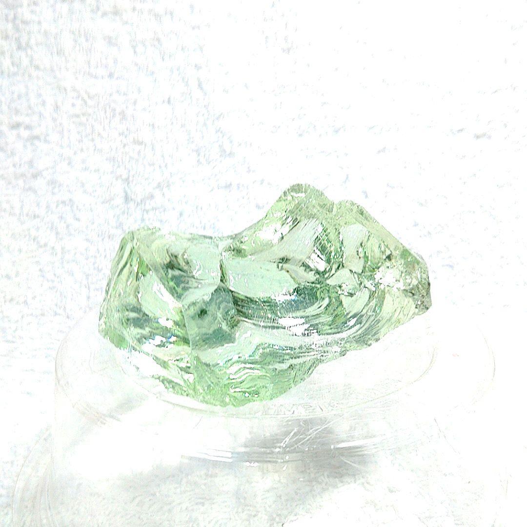 ☆安らぎと平和の象徴☆アンダラクリスタルピスタチオグリーン☆天然ガラス 107g
