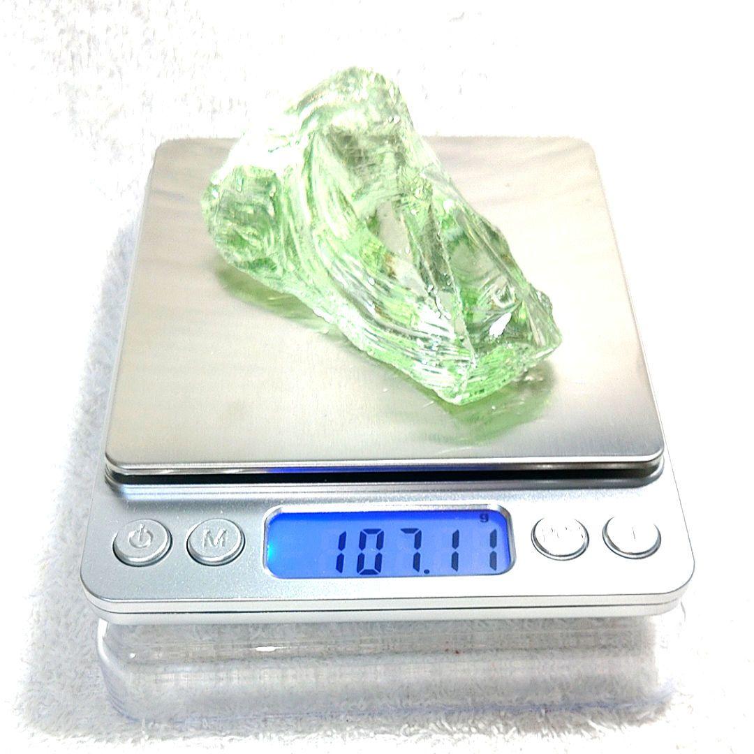 ☆安らぎと平和の象徴☆アンダラクリスタルピスタチオグリーン☆天然ガラス 107g