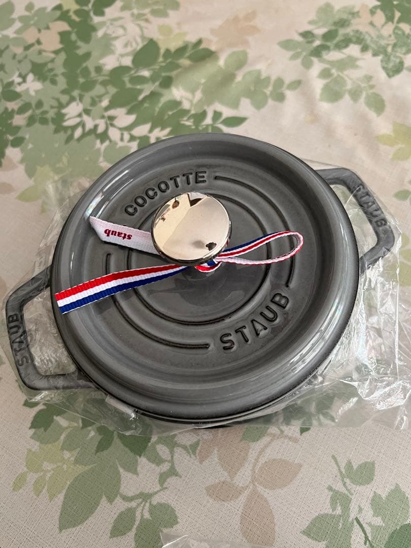 STAUB Cocotte ピコココット16cm グレー　新品未使用　傷あり