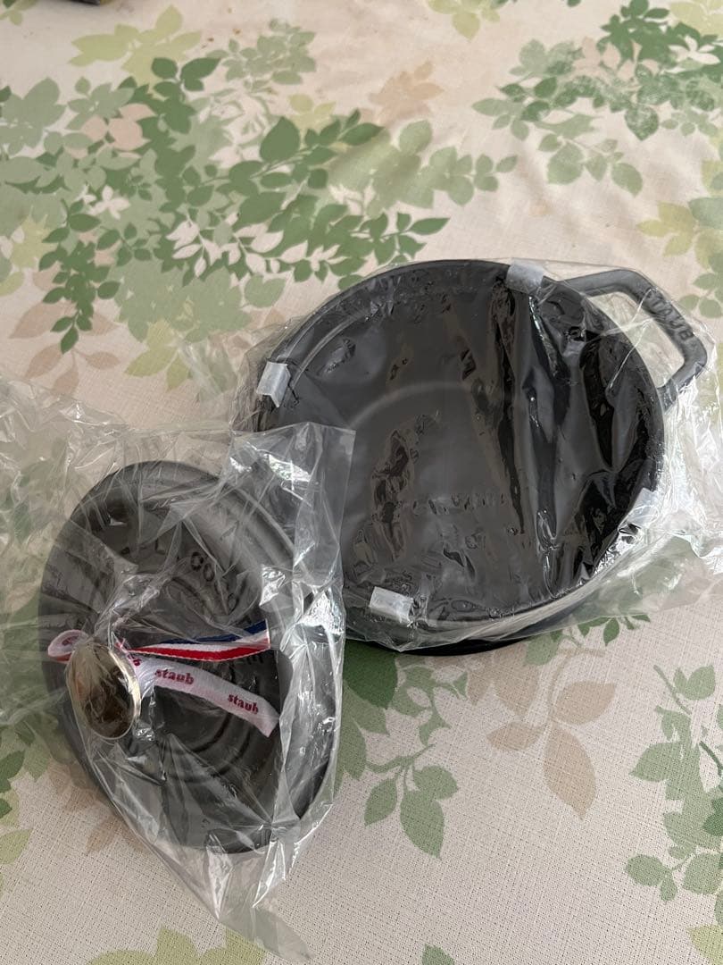 STAUB Cocotte ピコココット16cm グレー　新品未使用　傷あり