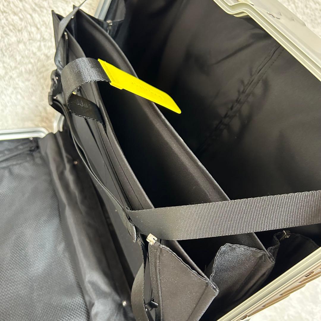 innovatorイノベーター アルミスーツケース スターリングシルバー 42L