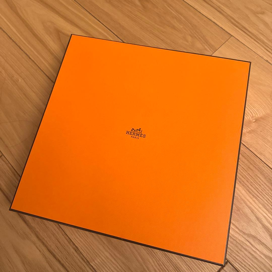 HERMES A Walk in the Garden プレート