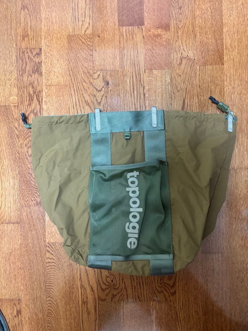 topologie（トポロジー） Summit Tote Medium