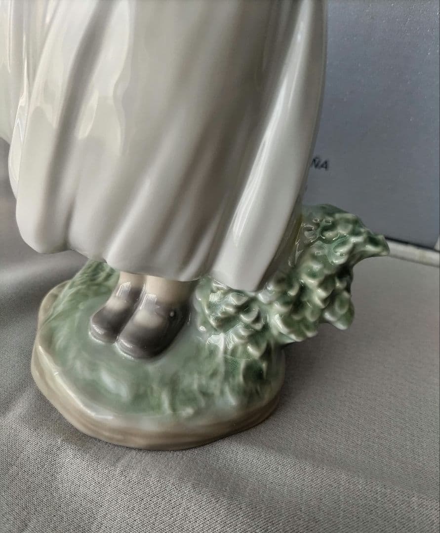 リヤドロ 置物 フィギュリン 小鳥とお友達 8059 少女 動物 鳥