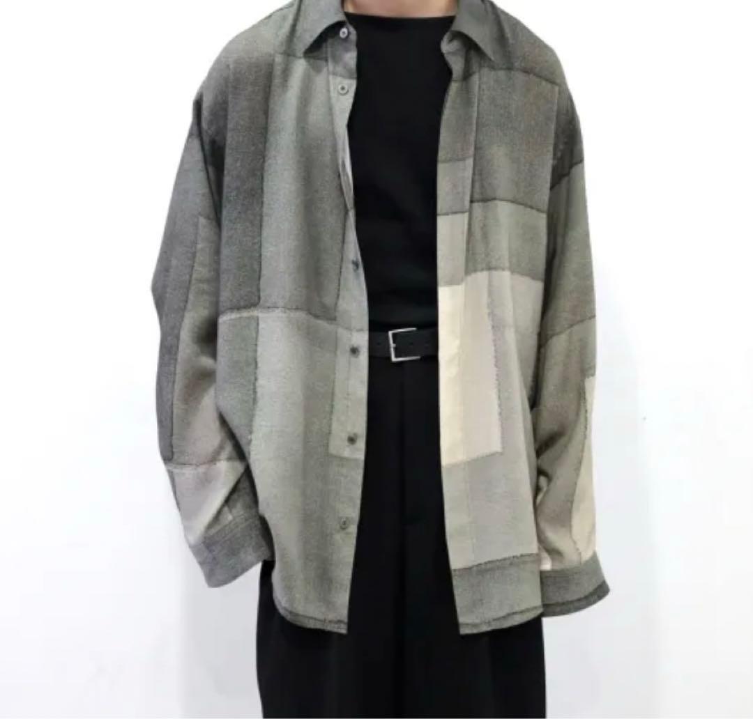 トップス YOKE PRINTED REGULAR COLLAR SHIRT