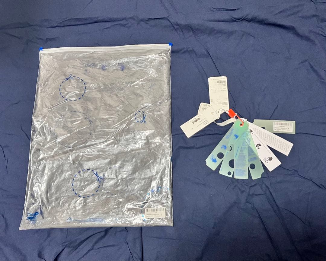 【nao1120】OFF-WHITEペイント スプラット アローフーディー