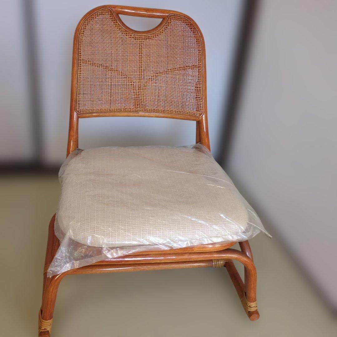 美品ラタン 籐 座椅子 クッション、ビニ−ル付き2脚セット