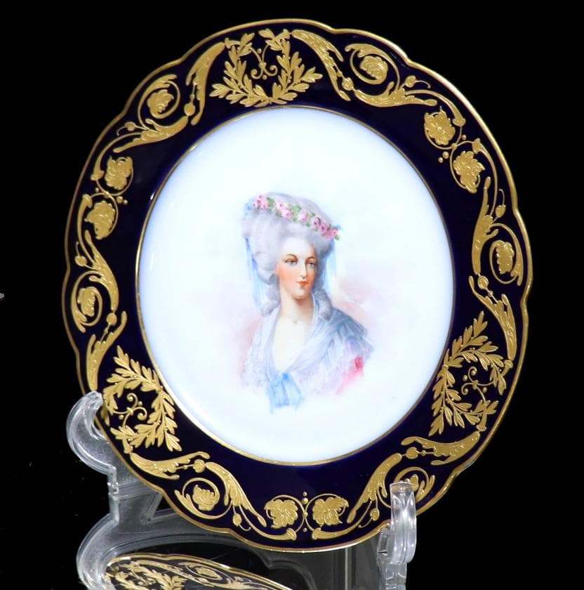 アンティーク・セーブル 大型 18世紀 瑠璃地色絵金彩人物図皿 マリー・ルイーズ