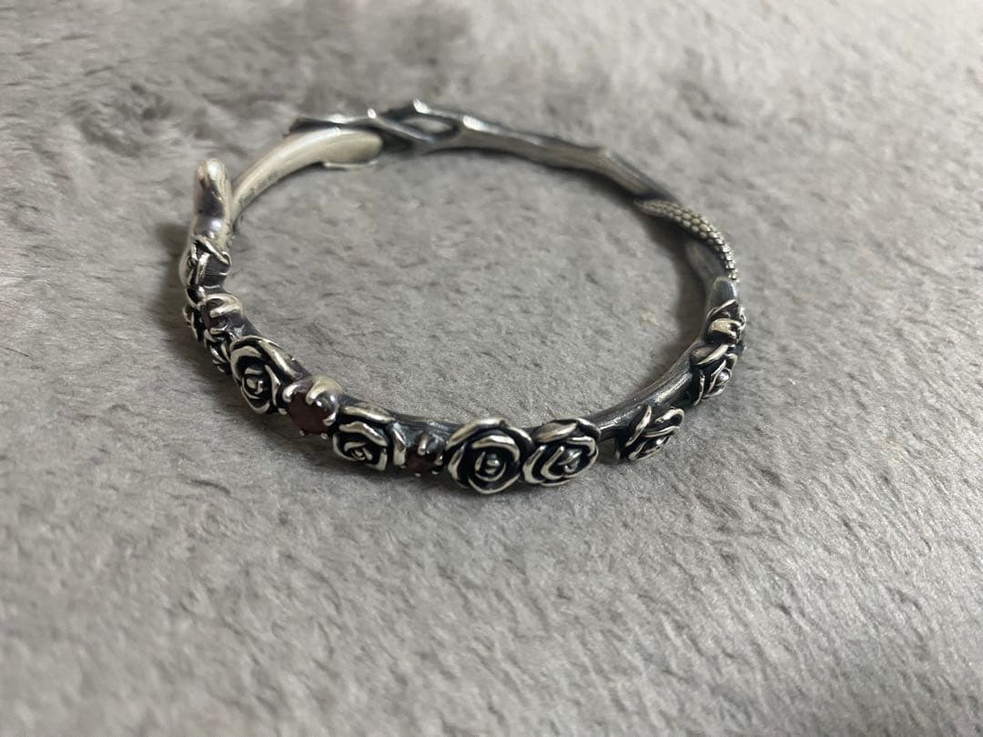 ブラッディマリー プリミティブ アダム&イヴ ルビーローズ装飾シルバーバングル